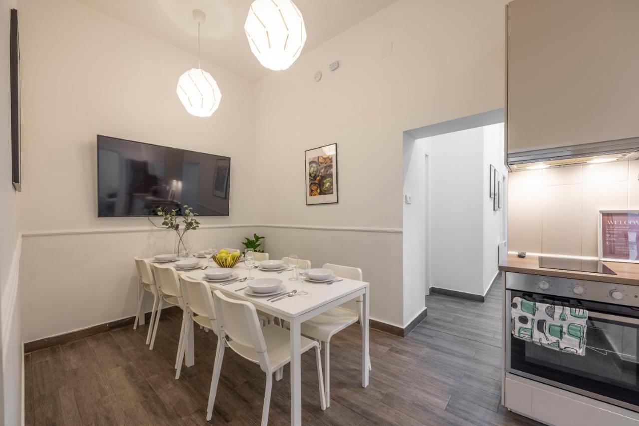 Central Grand Apartment With 5Bedrm 2Bathroom Budapest Luaran gambar